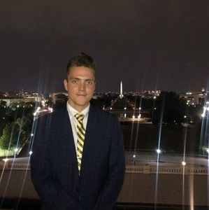 Meet your Posher, Lee